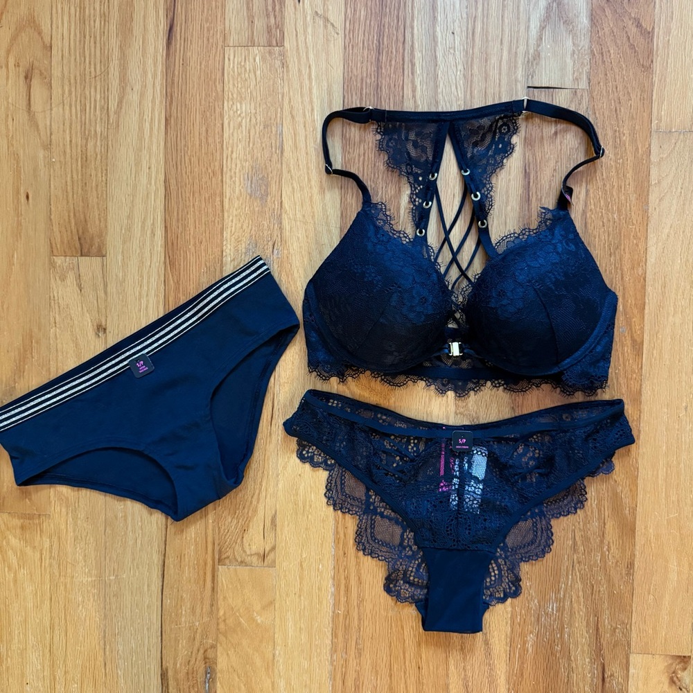 La SENZA Black Lace Bra Set